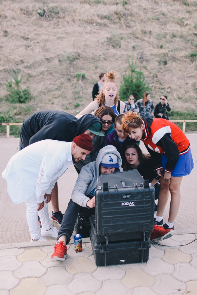 Monatik представил свой самый летний клип